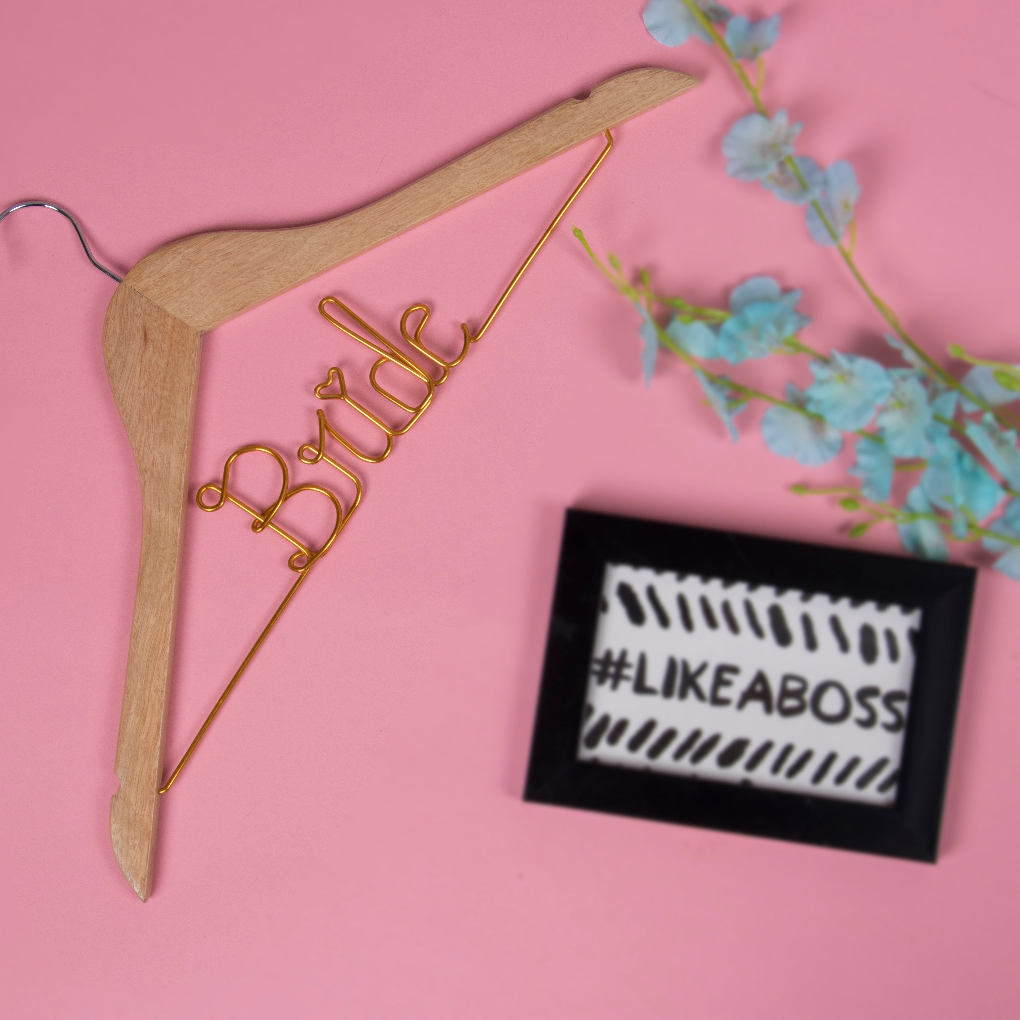 Bride Hanger for Lehenga ft. Maleeha